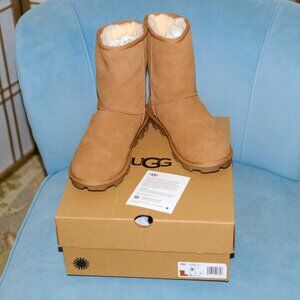 NIB UGG Essential Short Waterproof Boots - Size 8 (Fits like 8.5)